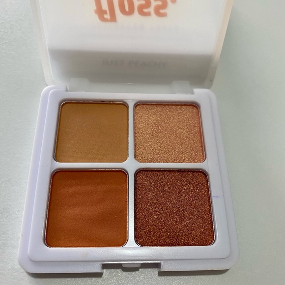 Floss Brand New “ Just Peachy” Eyeshadow Palette - Picture 6 of 7